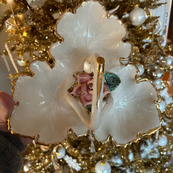 Vintage Leaf Shaped Serving Dish Gold Trim 3 Ivory Sections Roses - Picture 2 of 9